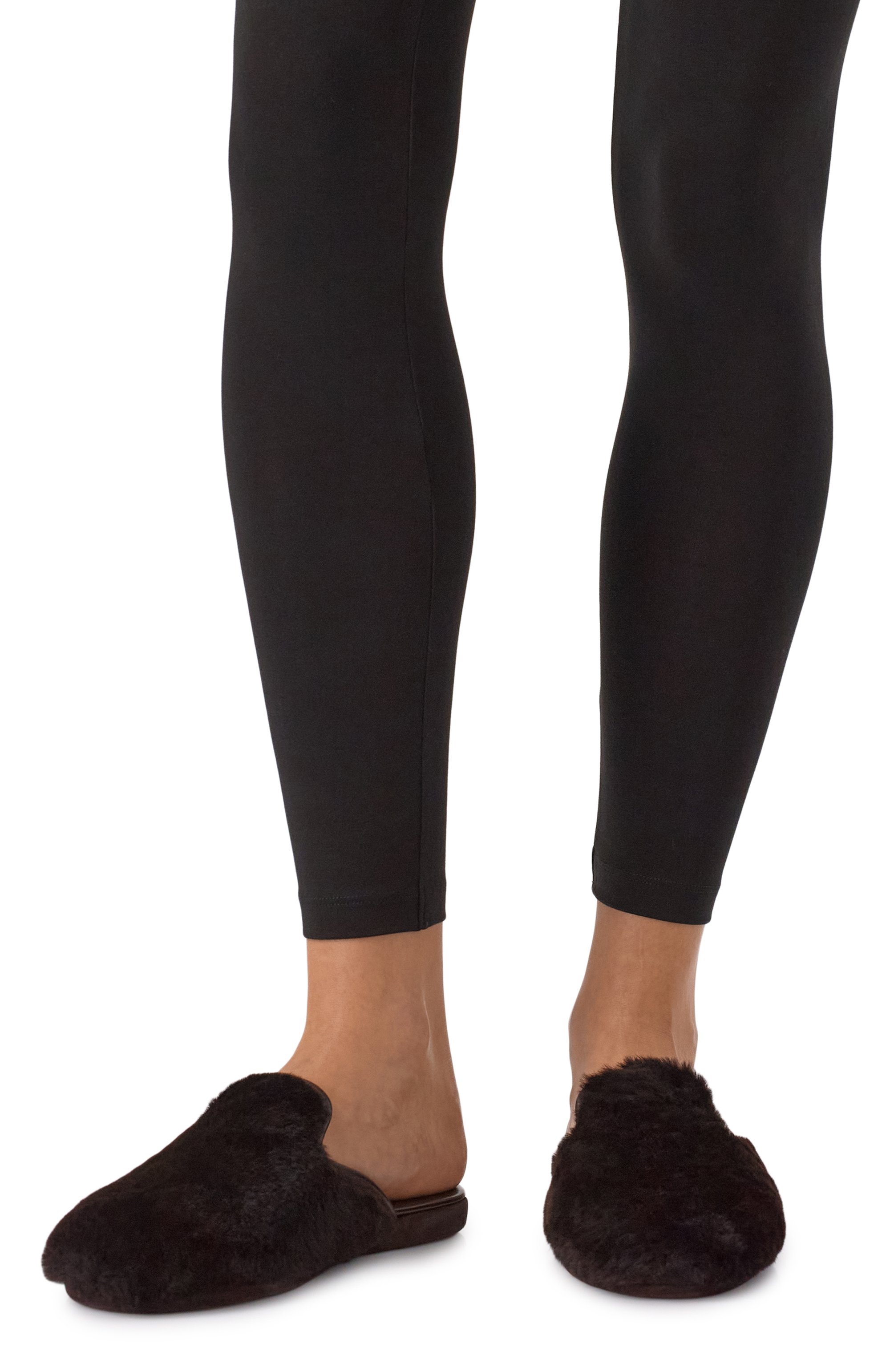 Домашние туфли из овчины FRETTE черного цвета по цене 41300 руб., арт. 25299124 00F 90351, фото 2 Домашние туфли из овчины FRETTE, арт. 25299124 00F 90351, фото 2