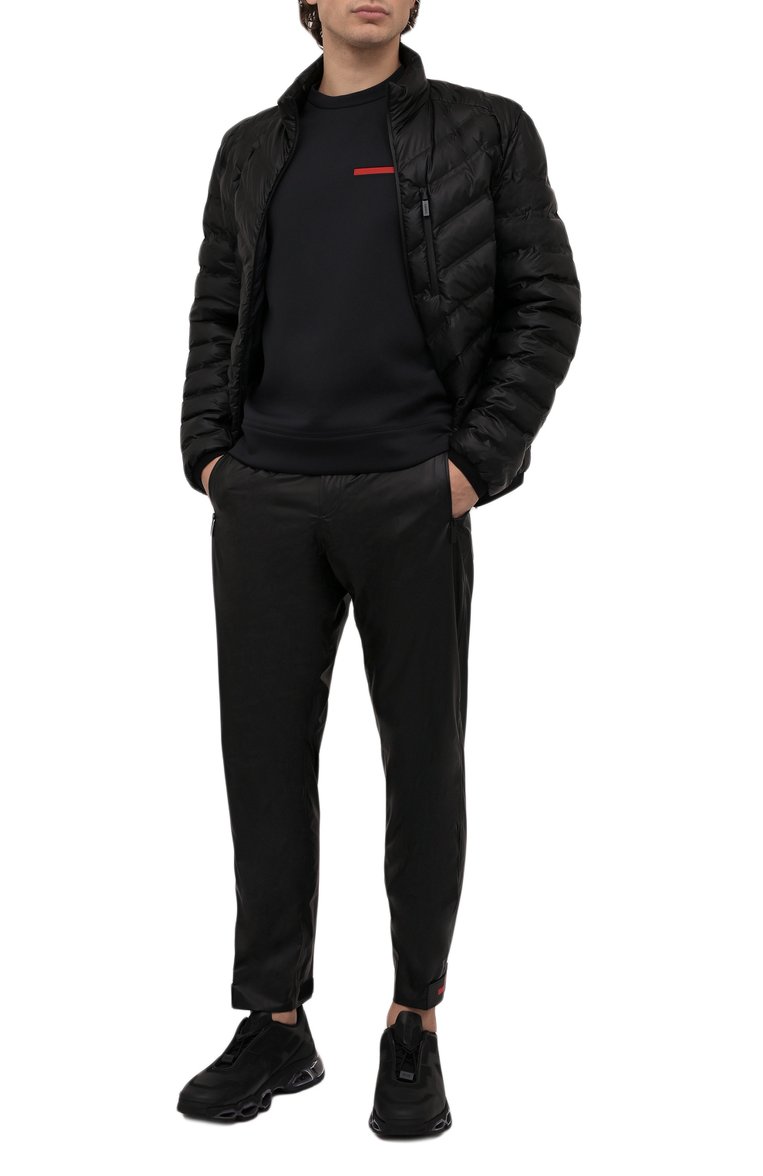 Мужская утепленная куртка PRADA черного цвета, арт. SGB270-1T2Y-F0002-202 | Фото 2 (Рукава: Длинные; Материал внешний: Синтетический материал; Длина (верхняя одежда): Короткие; Кросс-КТ: Куртка, Утепленные; Мужское Кросс-КТ: утепленные куртки; Стили: Кэжуэл)