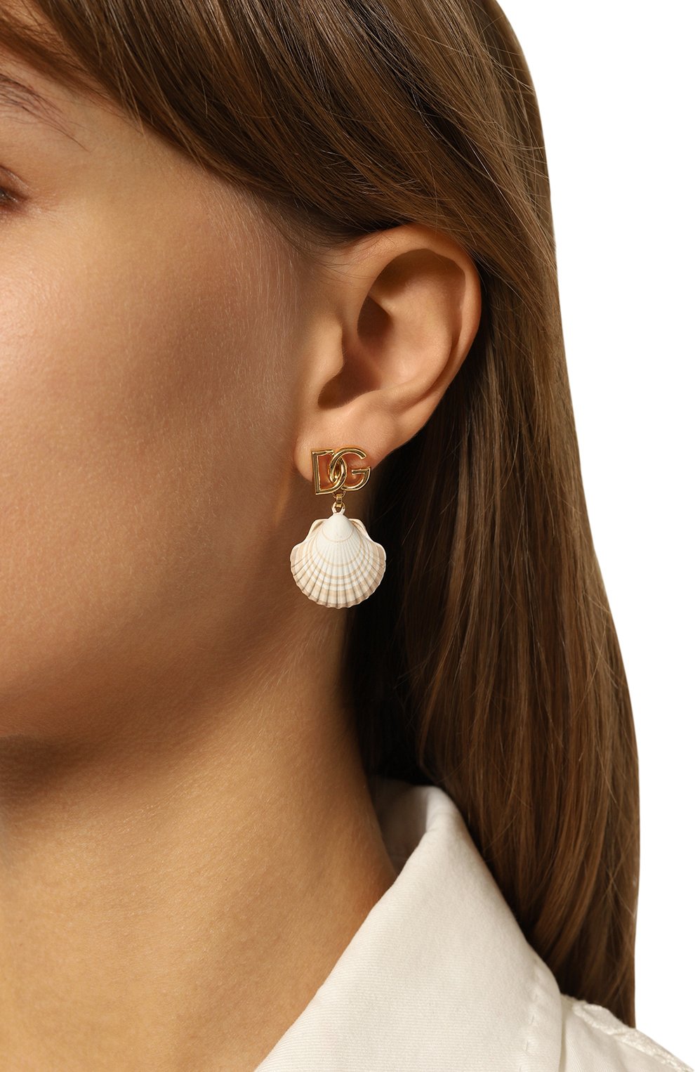 Серьги DOLCE & GABBANA золотого цвета по цене 41300 руб., арт. WEQ6A1 W1111, фото 2 Серьги DOLCE & GABBANA, арт. WEQ6A1 W1111, фото 2