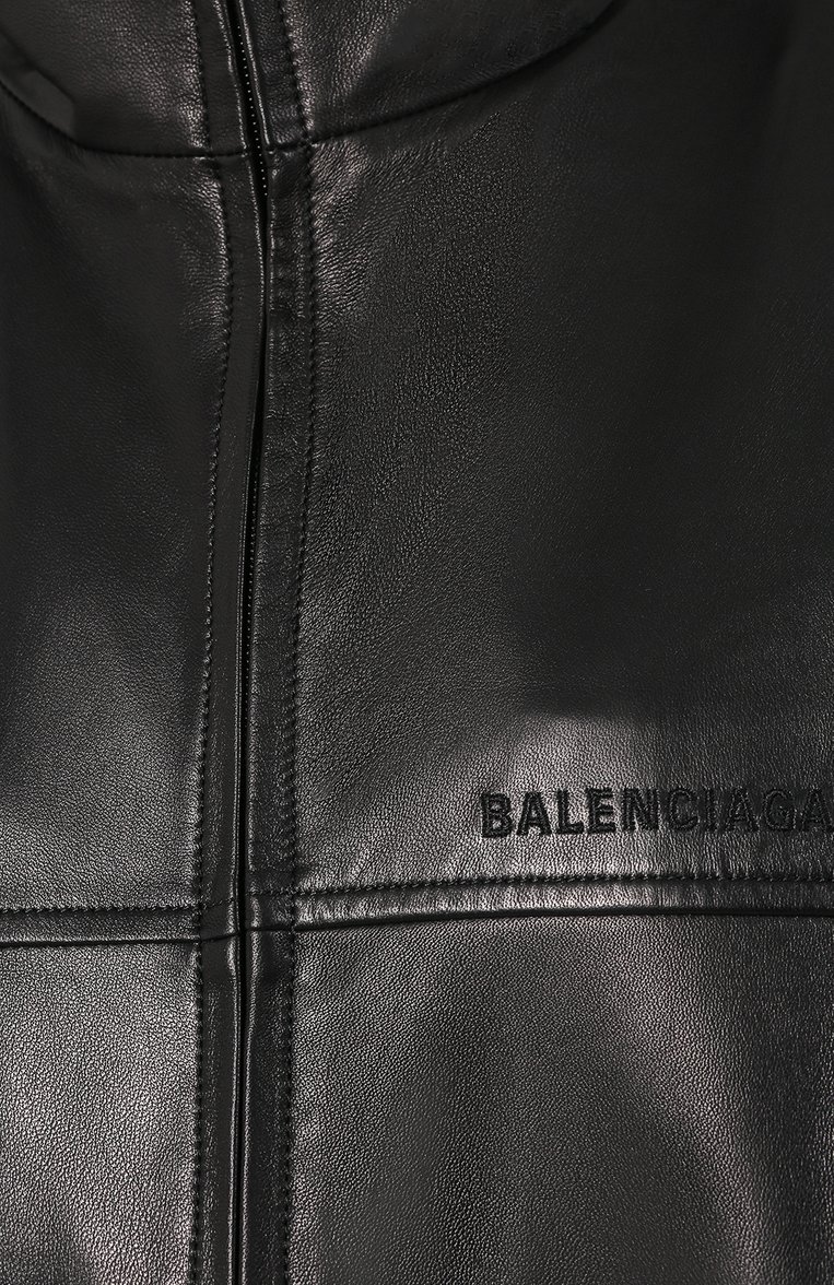 Женская кожаная куртка BALENCIAGA черного цвета, арт. 583516/TES07 | Фото 5 (Рукава: Длинные; Статус проверки: Проверена категория; Рукава от горловины: Длинные; Длина (верхняя одежда): До середины бедра; Материал подклада: Купро; Женское Кросс-КТ: Замша и кожа; Кросс-КТ: Куртка, Утепленные; Материал внешний: Натуральная кожа; Драгоценные камни: Проставлено; Ювелирные украшения: Назначено; Материал сплава: Проставлено)