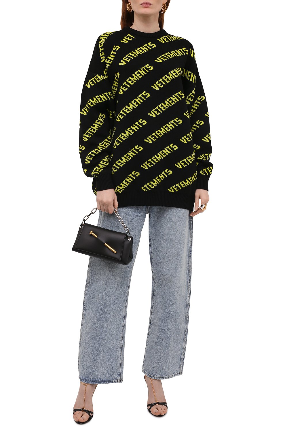 Шерстяной свитер VETEMENTS черного цвета по цене 96550 руб., арт. UA52KN600B 2901/W, фото 2 Шерстяной свитер VETEMENTS, арт. UA52KN600B 2901/W, фото 2