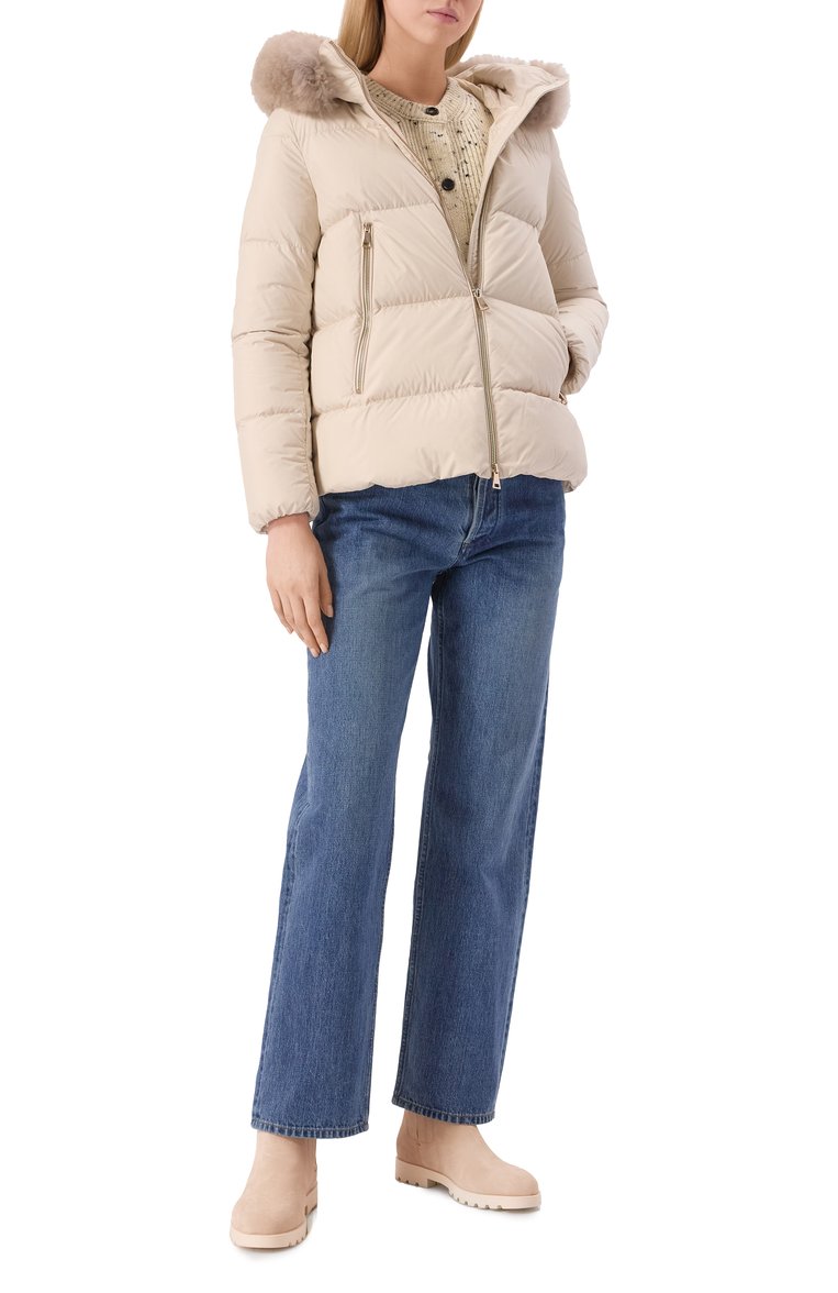 Женский пуховик laichefur MONCLER кремового цвета, арт. 1A001-74-54AQE | Фото 2 (Материал подклада: Синтетический материал; Стили: Кэжуэл; Кросс-КТ: Пуховик; Материал внешний: Синтетический материал; Автоматизация состава: Проставлено)