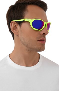 Женские солнцезащитные очки OAKLEY зеленого цвета, арт. 9019-901904 | Фото 3 (Кросс-КТ: С/з-унисекс; Региональные ограничения белый список (Axapta Mercury): Не проставлено, RU; Нос: Не проставлено; Материал: Пластик; Тип очков: С/з; Оптика Гендер: оптика-унисекс; Очки форма: Прямоугольные)