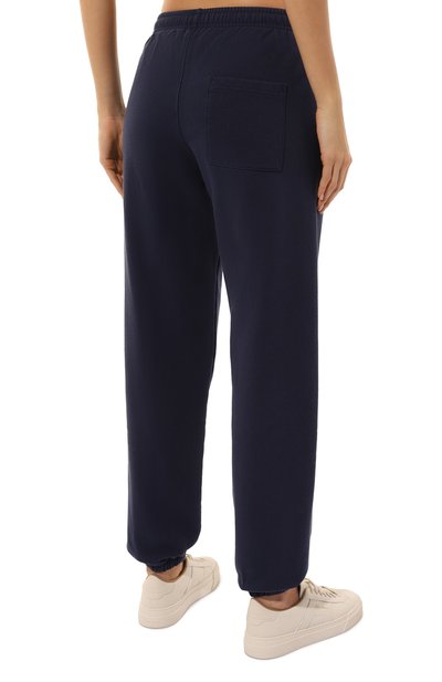 Хлопковые джоггеры sporty & rich х hotel du cap-eden-roc SPORTY AND RICH темно-синего цвета по цене 22650 руб., арт. PA036501651BL32, фото 4 Хлопковые джоггеры sporty & rich х hotel du cap-eden-roc SPORTY AND RICH, арт. PA036501651BL32, фото 4