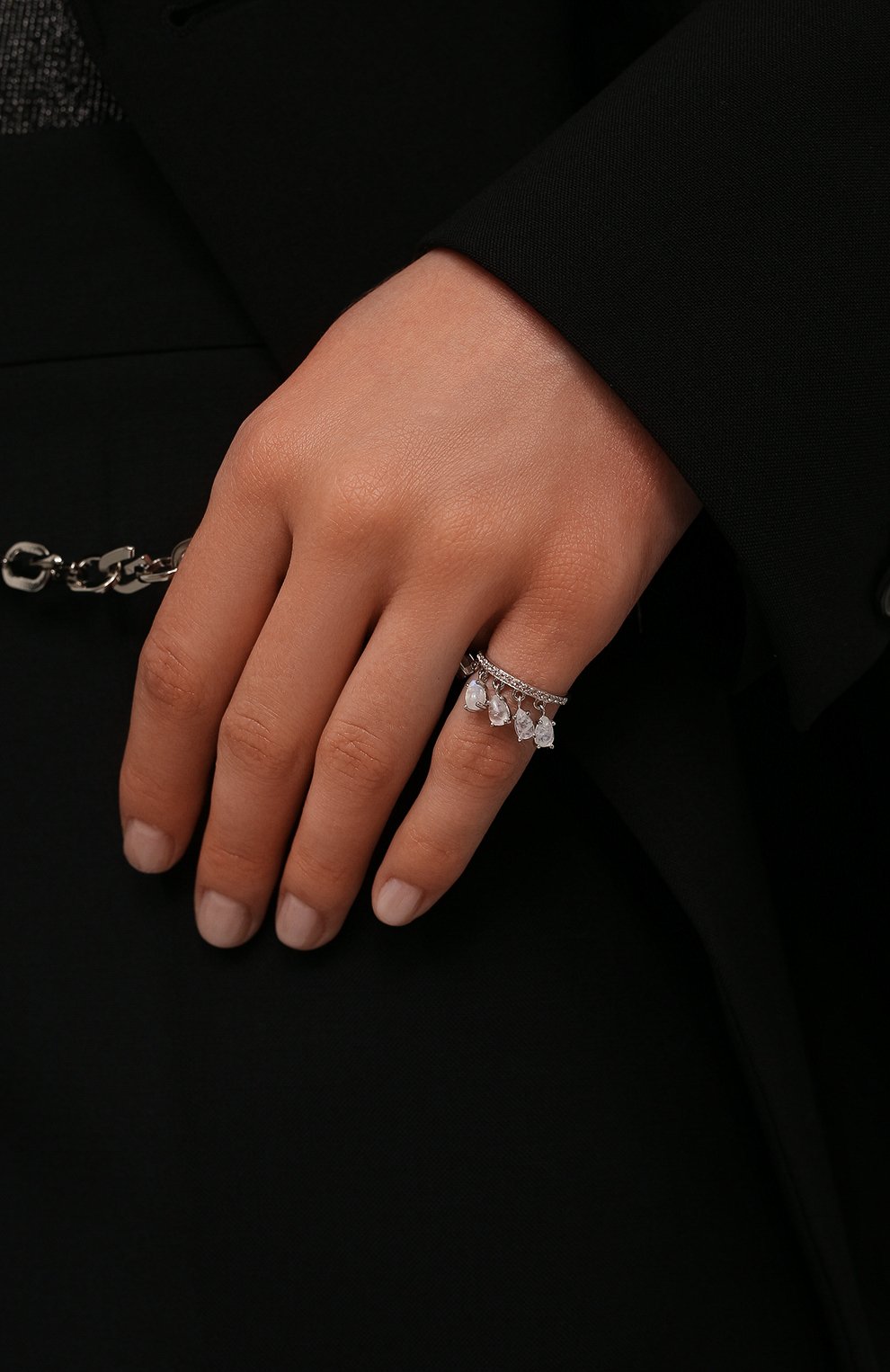 Кольцо water с лунными камнями MOONKA белого цвета по цене 11100 руб., арт. wt-tr-mns, фото 2 Кольцо water с лунными камнями MOONKA, арт. wt-tr-mns, фото 2