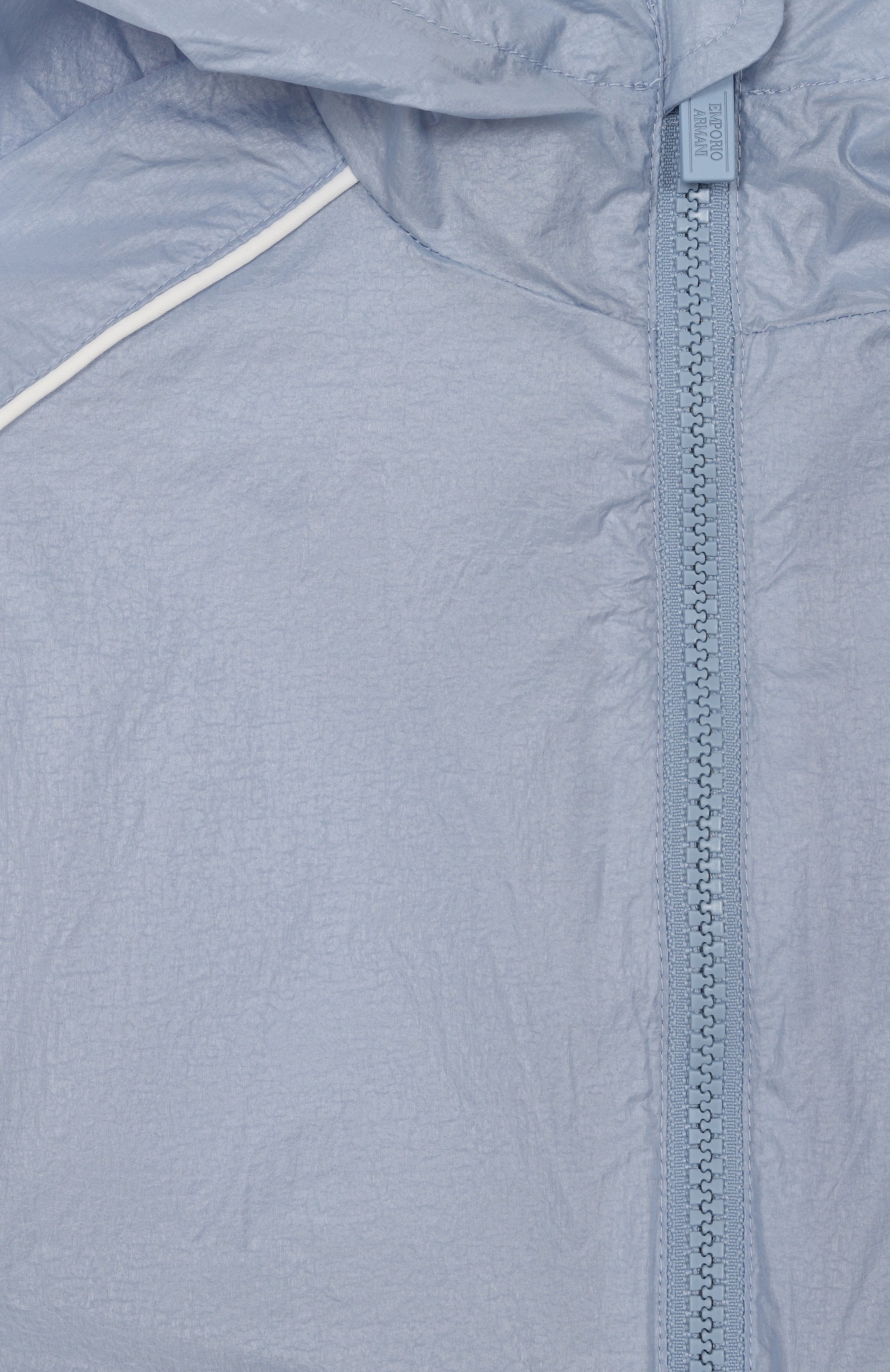 Ветровка EMPORIO ARMANI тёмно-голубого цвета по цене 31750 руб., арт. EB000917/AF21230, фото 3 Ветровка EMPORIO ARMANI, арт. EB000917/AF21230, фото 3
