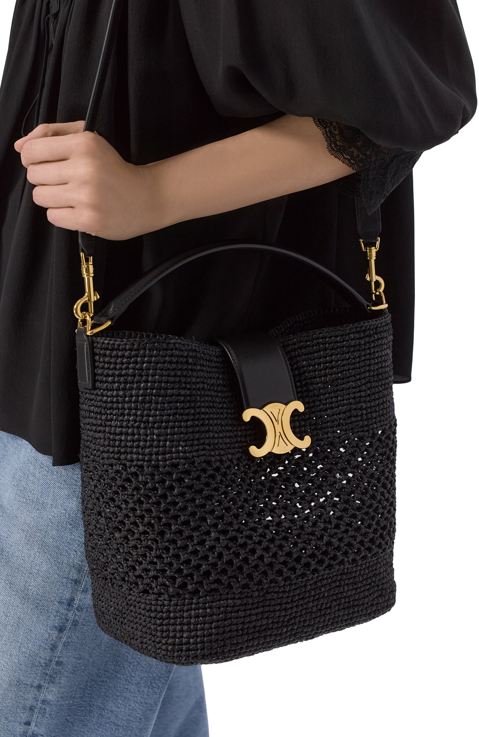 Сумка louise medium CELINE черного цвета по цене 424000 руб., арт. 12315/2GUJ, фото 2 Сумка louise medium CELINE, арт. 12315/2GUJ, фото 2