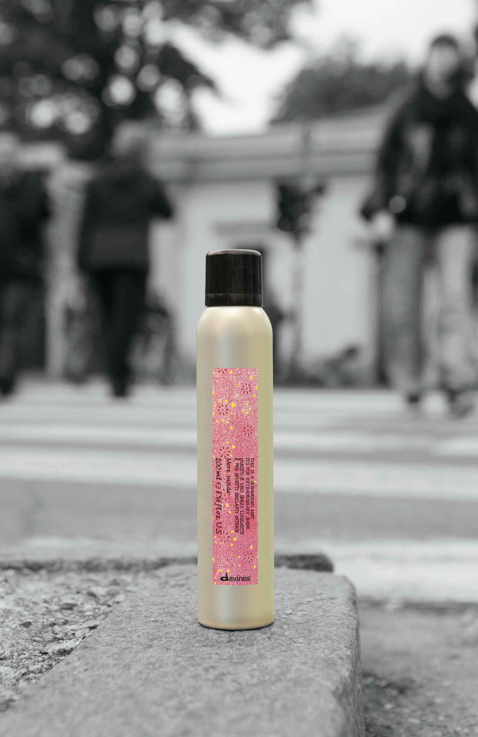Мерцающий спрей more inside для исключительного блеска волос (200ml) DAVINES бесцветного цвета по цене 4370 руб., арт. 87072, фото 2 Мерцающий спрей more inside для исключительного блеска волос (200ml) DAVINES, арт. 87072, фото 2