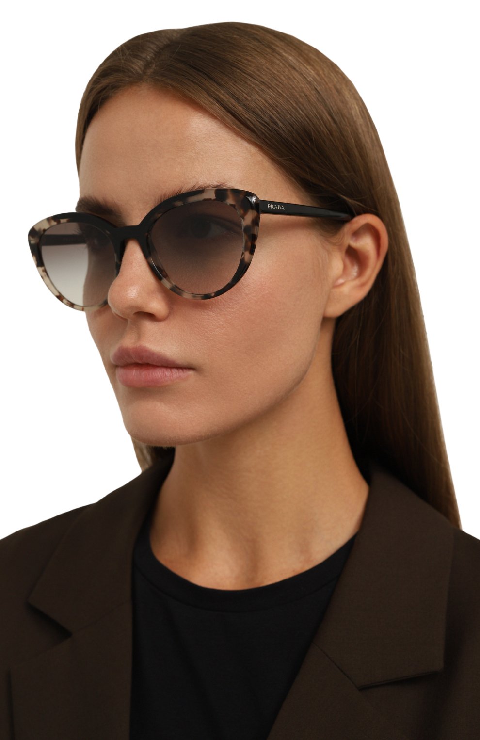 Солнцезащитные очки PRADA коричневого цвета по цене 33500 руб., арт. SPR02V-E398-F00A7, фото 2 Солнцезащитные очки PRADA, арт. SPR02V-E398-F00A7, фото 2