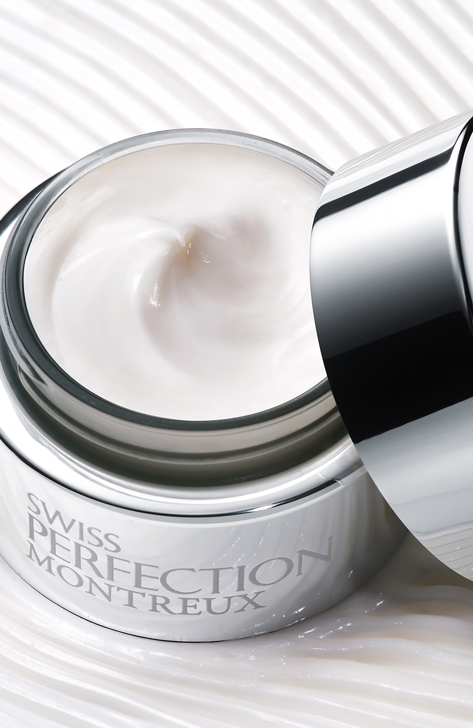 Омолаживающий крем rs-28 (50ml) SWISS PERFECTION бесцветного цвета по цене 53570 руб., арт. R5132.0, фото 3 Омолаживающий крем rs-28 (50ml) SWISS PERFECTION, арт. R5132.0, фото 3