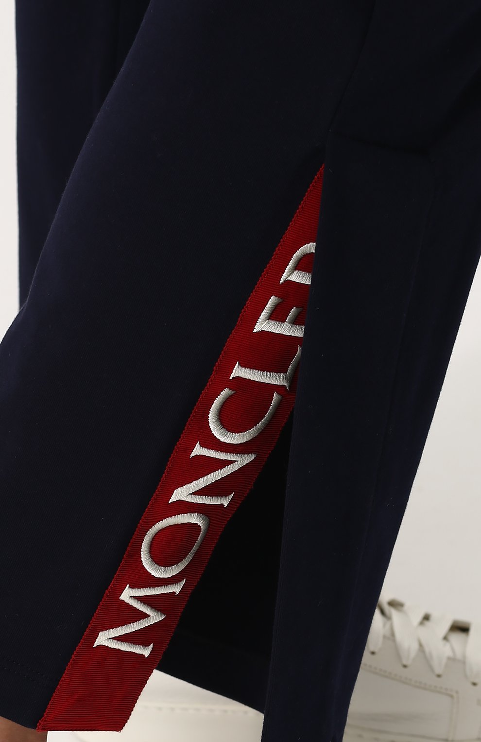 Хлопковые расклешенные брюки с логотипом бренда MONCLER, арт. D1-093-87738-00-809AB, фото 5