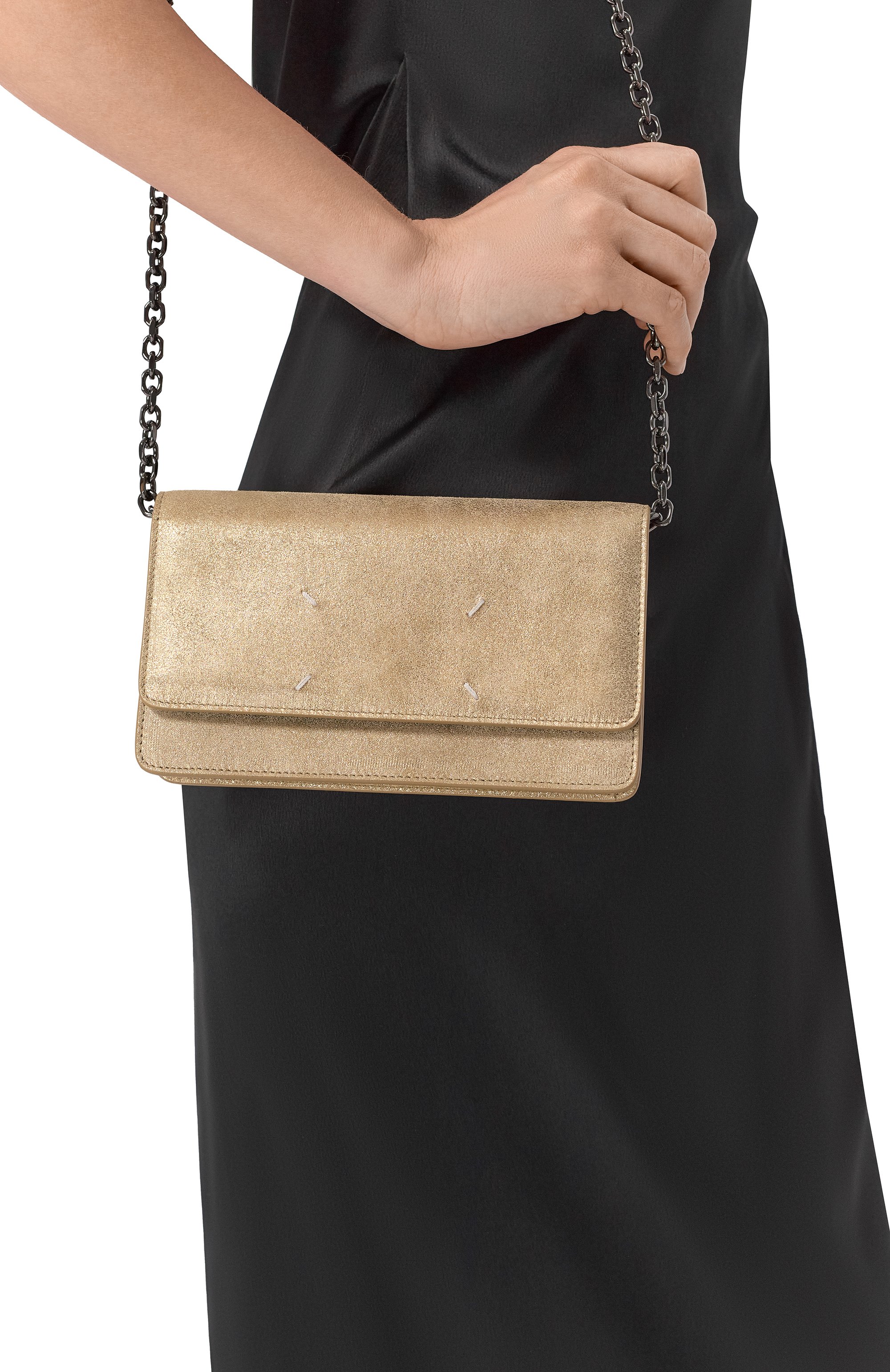 Клатч MAISON MARGIELA золотого цвета по цене 126000 руб., арт. SA3UI0008/P7453, фото 2 Клатч MAISON MARGIELA, арт. SA3UI0008/P7453, фото 2