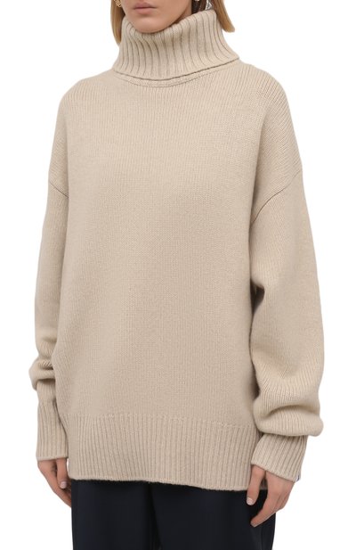 Кашемировый свитер EXTREME CASHMERE светло-бежевого цвета по цене 63400 руб., арт. 020/0VERSIZE XTRA, фото 3 Кашемировый свитер EXTREME CASHMERE, арт. 020/0VERSIZE XTRA, фото 3