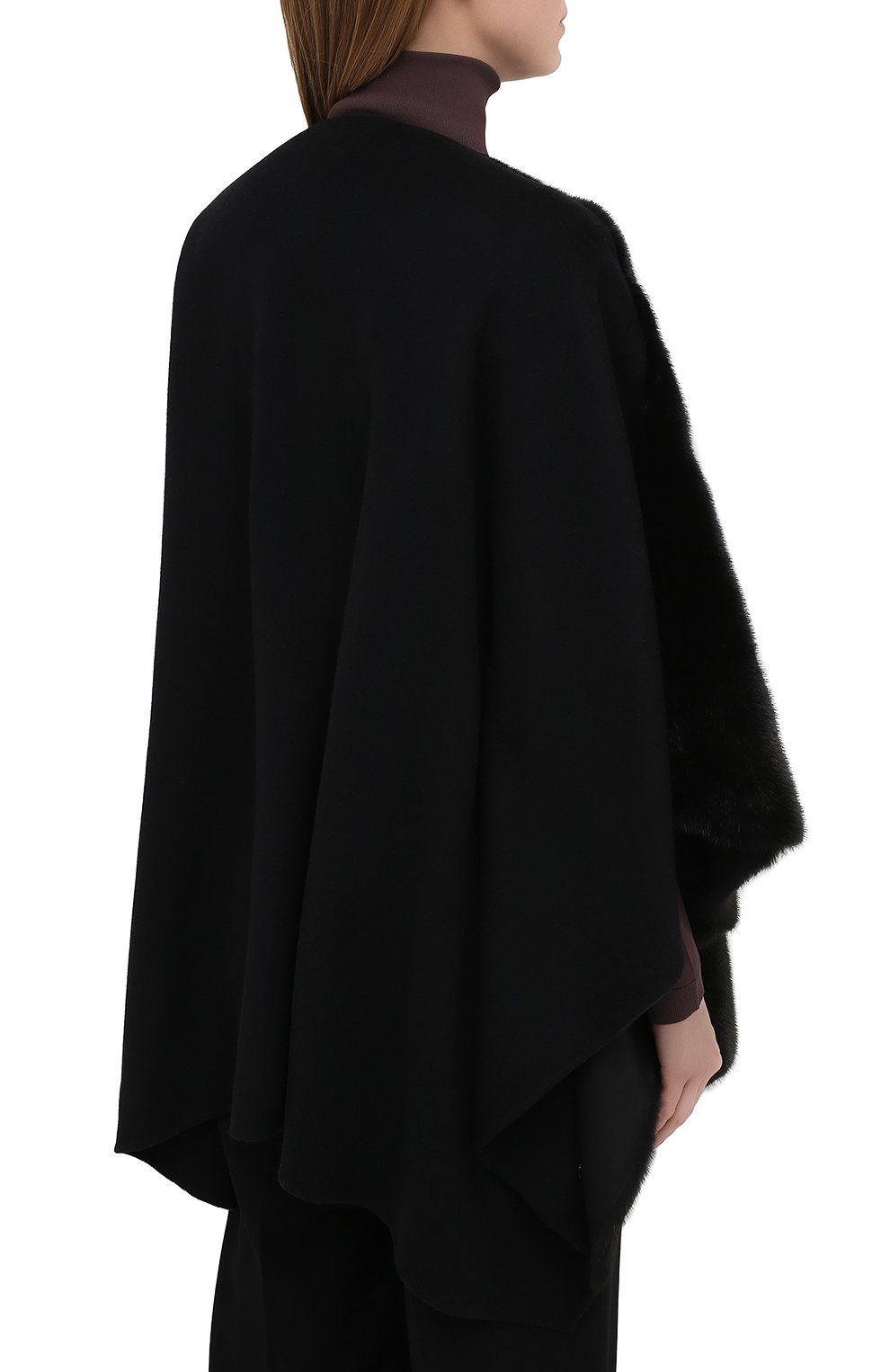 Накидка из меха норки VALENTINO черного цвета по цене 1435000 руб., арт. VF3FPM10BSE, фото 4 Накидка из меха норки VALENTINO, арт. VF3FPM10BSE, фото 4
