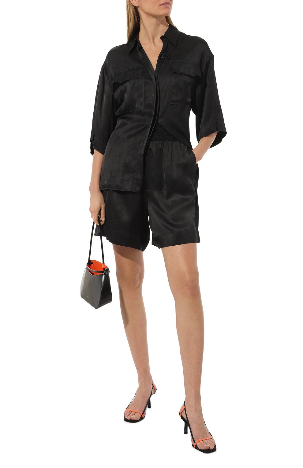 Шорты из вискозы JW ANDERSON черного цвета по цене 89950 руб., арт. SR0032PG0782 999, фото 2 Шорты из вискозы JW ANDERSON, арт. SR0032PG0782 999, фото 2