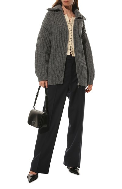 Шерстяной кардиган PRADA серого цвета по цене 225000 руб., арт. P25L25-100F-F0031-221, фото 2 Шерстяной кардиган PRADA, арт. P25L25-100F-F0031-221, фото 2