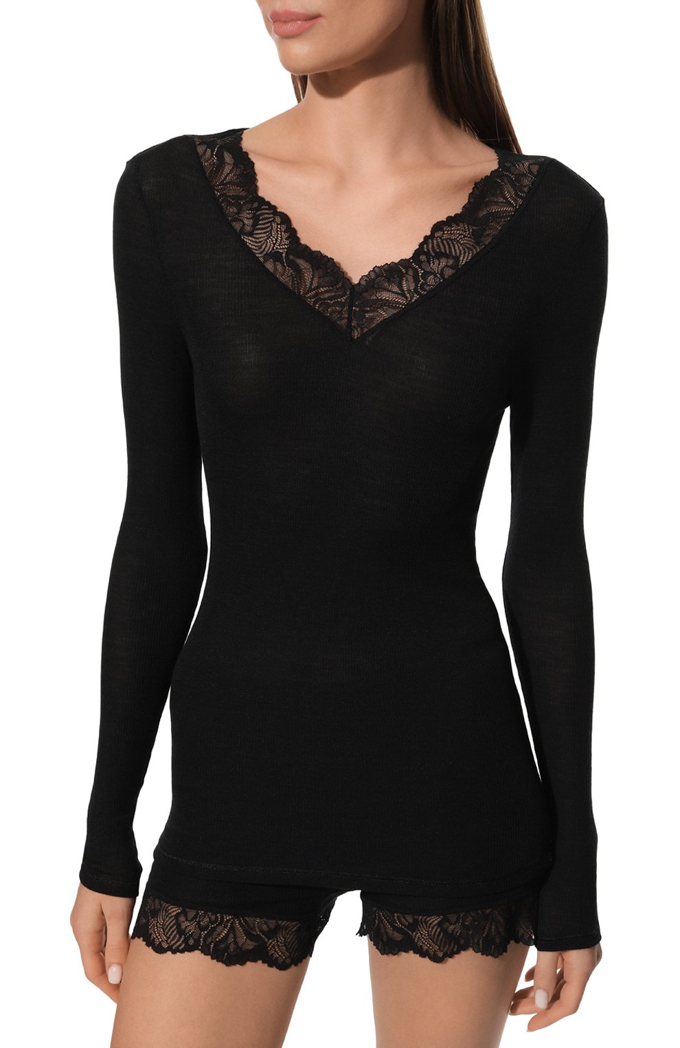 Лонгслив из шерсти и шелка HANRO черного цвета по цене 16950 руб., арт. 072994, фото 3 Лонгслив из шерсти и шелка HANRO, арт. 072994, фото 3