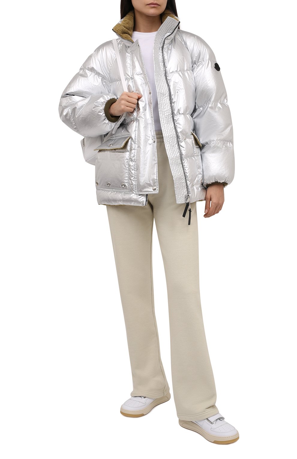 Пуховик paquita 2 moncler 1952 MONCLER GENIUS серебряного цвета по цене 176500 руб., арт. G2-094-1A000-11-M1227, фото 2 Пуховик paquita 2 moncler 1952 MONCLER GENIUS, арт. G2-094-1A000-11-M1227, фото 2