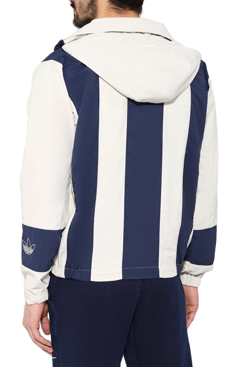 Мужская ветровка bailer ADIDAS ORIGINALS разноцветного цвета, арт. DV3103 | Фото 6 (Длина (верхняя одежда): Короткие; Рукава: Длинные; Материал внешний: Синтетический материал; Мужское Кросс-КТ: Верхняя одежда; Кросс-КТ: Ветровки, Куртка, Легкие; Статус проверки: Проверена категория; Стили: Кэжуэл)