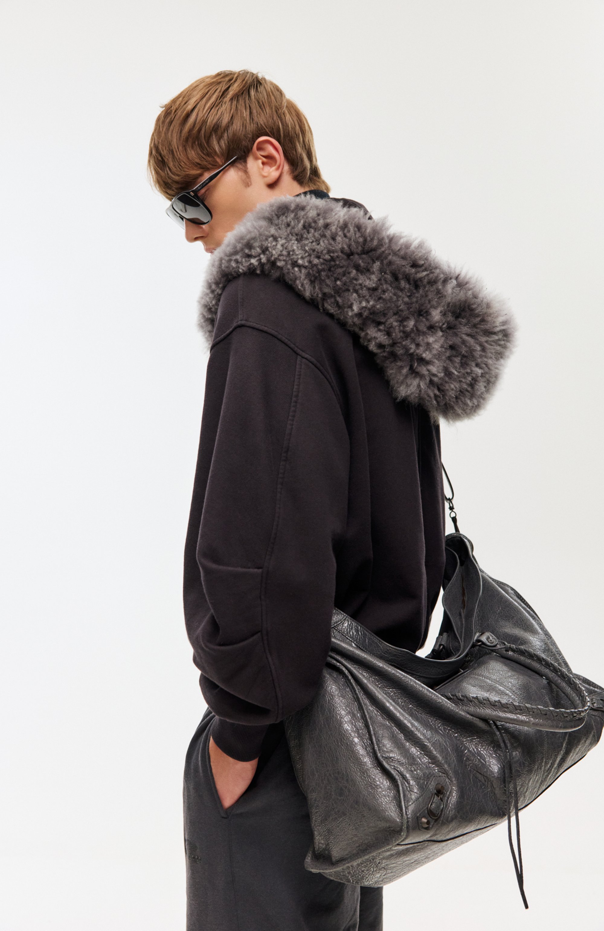 Сумка le city travel BALENCIAGA темно-серого цвета по цене 498000 руб., арт. 810364/2ABEK, фото 8 Сумка le city travel BALENCIAGA, арт. 810364/2ABEK, фото 8