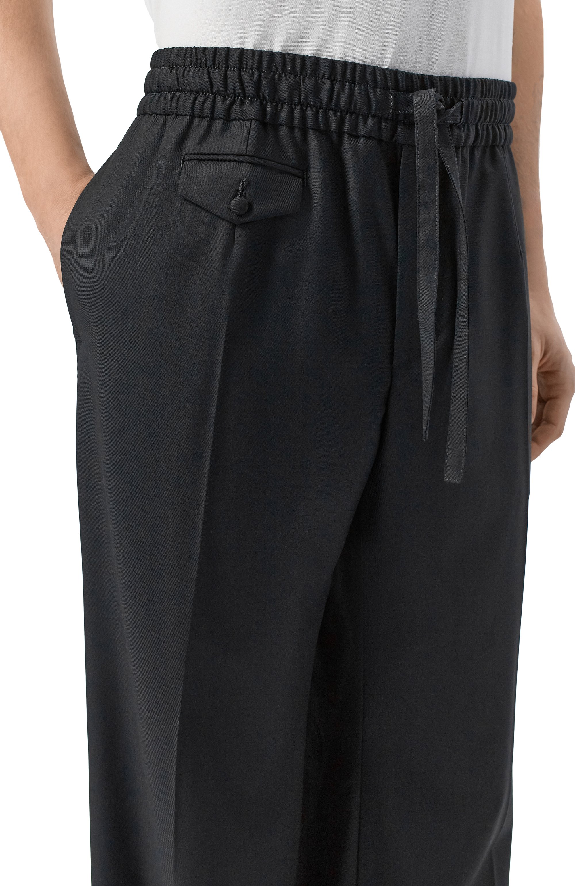 Шерстяные брюки DOLCE & GABBANA черного цвета по цене 125500 руб., арт. GP1A3T/FU269, фото 5 Шерстяные брюки DOLCE & GABBANA, арт. GP1A3T/FU269, фото 5