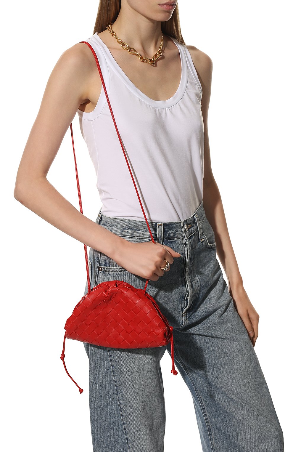 Клатч pouch mini BOTTEGA VENETA красного цвета по цене 278000 руб., арт. 585852/VCPP1, фото 2 Клатч pouch mini BOTTEGA VENETA, арт. 585852/VCPP1, фото 2