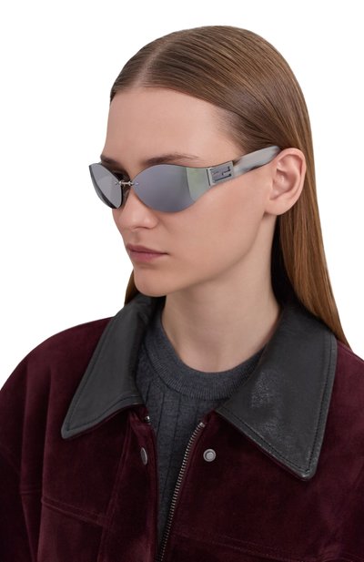 Солнцезащитные очки FENDI серебряного цвета по цене 75750 руб., арт. FE40159U 16C, фото 2 Солнцезащитные очки FENDI, арт. FE40159U 16C, фото 2