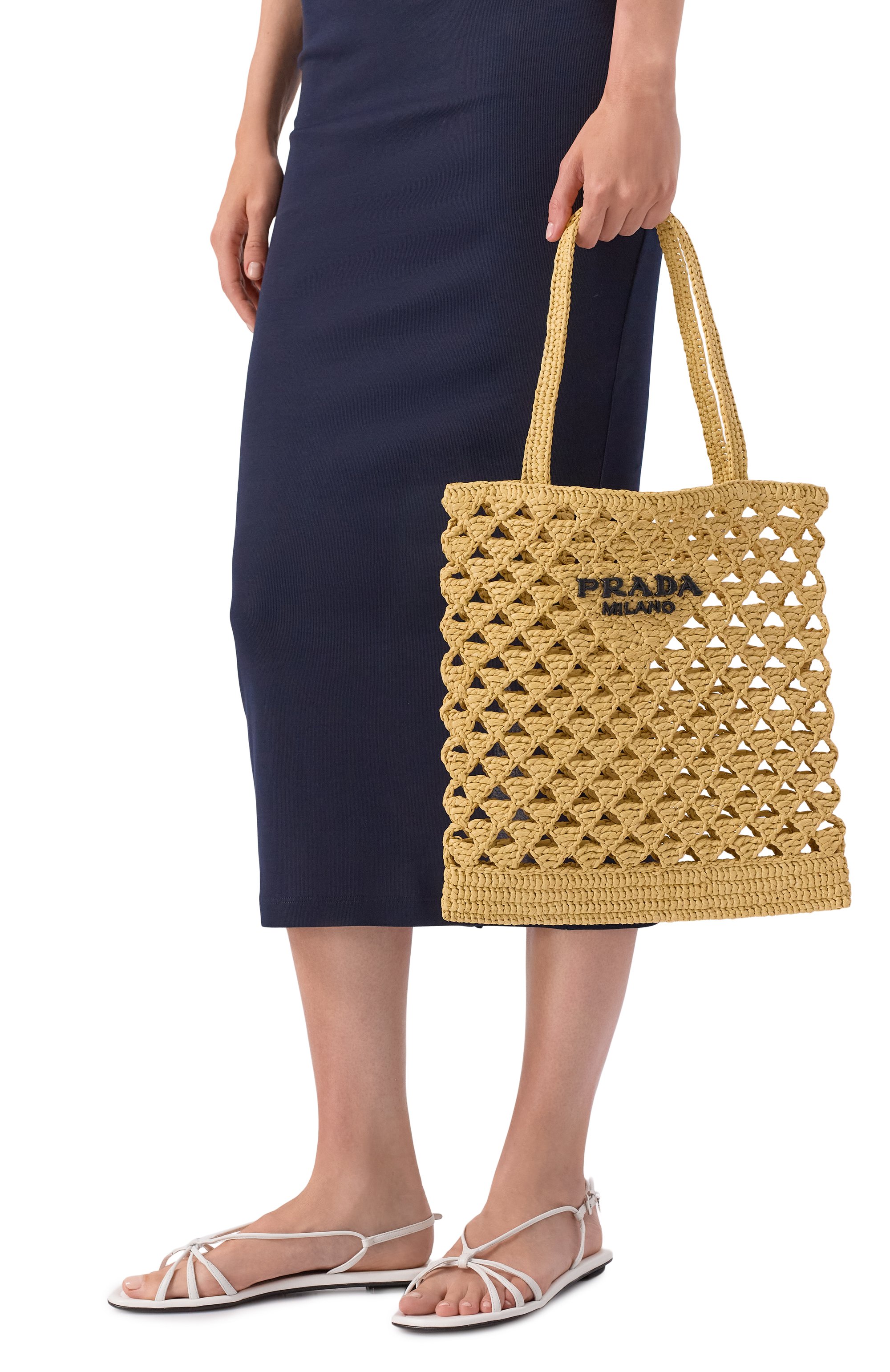 Сумка-тоут PRADA бежевого цвета по цене 236500 руб., арт. 1BG493/2M2T, фото 2 Сумка-тоут PRADA, арт. 1BG493/2M2T, фото 2