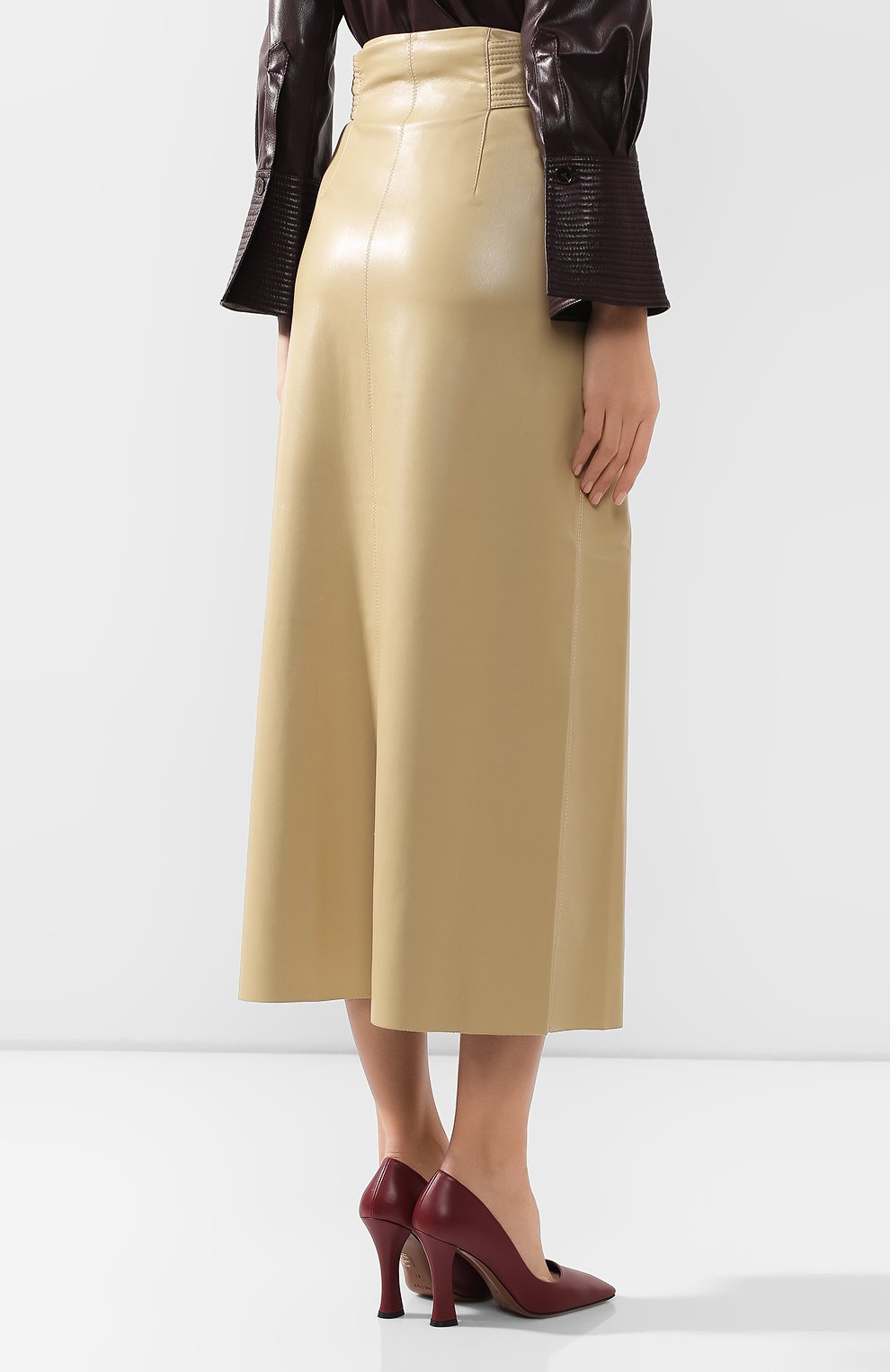 Юбка с поясом NANUSHKA бежевого цвета по цене 47800 руб., арт. ARFEN_WAX YELL0W_VEGAN LEATHER, фото 4 Юбка с поясом NANUSHKA, арт. ARFEN_WAX YELL0W_VEGAN LEATHER, фото 4