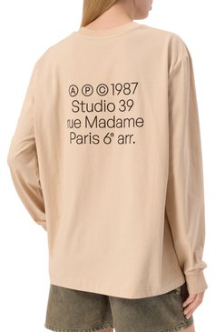 Женская хлопковый лонгслив A.P.C. бежевого цвета, арт. C0HBM-M26438 | Фото 4 (Драгоценные камни: Проставлено; Длина (для топов): Стандартные; Рукава: Длинные; Материал сплава: Проставлено; Стили: Кэжуэл; Материал внешний: Хлопок; Принт: С принтом)