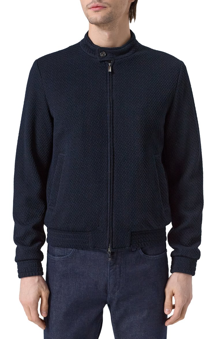 Мужской бомбер EMPORIO ARMANI темно-синего цвета, арт. EM000185/TE13908 | Фото 3 (Рукава: Длинные; Материал сплава: Проставлено; Драгоценные камни: Проставлено; Материал подклада: Синтетический материал; Длина (верхняя одежда): Короткие; Кросс-КТ: бомбер, Легкие; Принт: Без принта; Мужское Кросс-КТ: шерсть и кашемир; Стили: Кэжуэл)