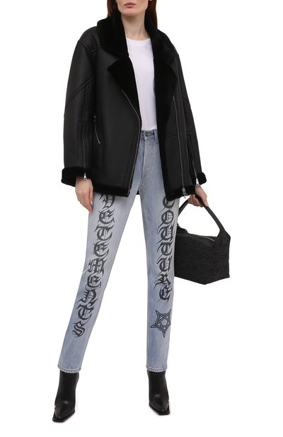 Джинсы VETEMENTS голубого цвета по цене 144000 руб., арт. WA52PA700B 2803/LIGHT BLUE, фото 2 Джинсы VETEMENTS, арт. WA52PA700B 2803/LIGHT BLUE, фото 2
