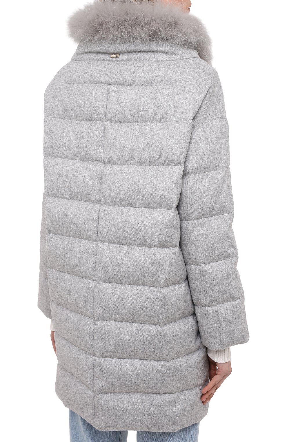 Пуховик HERNO серебряного цвета по цене 174000 руб., арт. PI1172D/38087, фото 4 Пуховик HERNO, арт. PI1172D/38087, фото 4