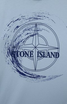 Детская хлопковая футболка STONE ISLAND голубого цвета, арт. 801621072/3-4 | Фото 3 (Рукава: Короткие; Материал сплава: Проставлено; Материал внешний: Хлопок; Мальчики Кросс-КТ: Футболка-одежда; Драгоценные камни: Проставлено; Ростовка одежда: 3 года | 98 см, 4 года | 104 см)