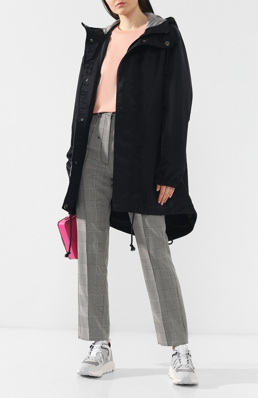 Парка с капюшоном ACNE STUDIOS черного цвета по цене 45200 руб., арт. C90006/W, фото 2 Парка с капюшоном ACNE STUDIOS, арт. C90006/W, фото 2