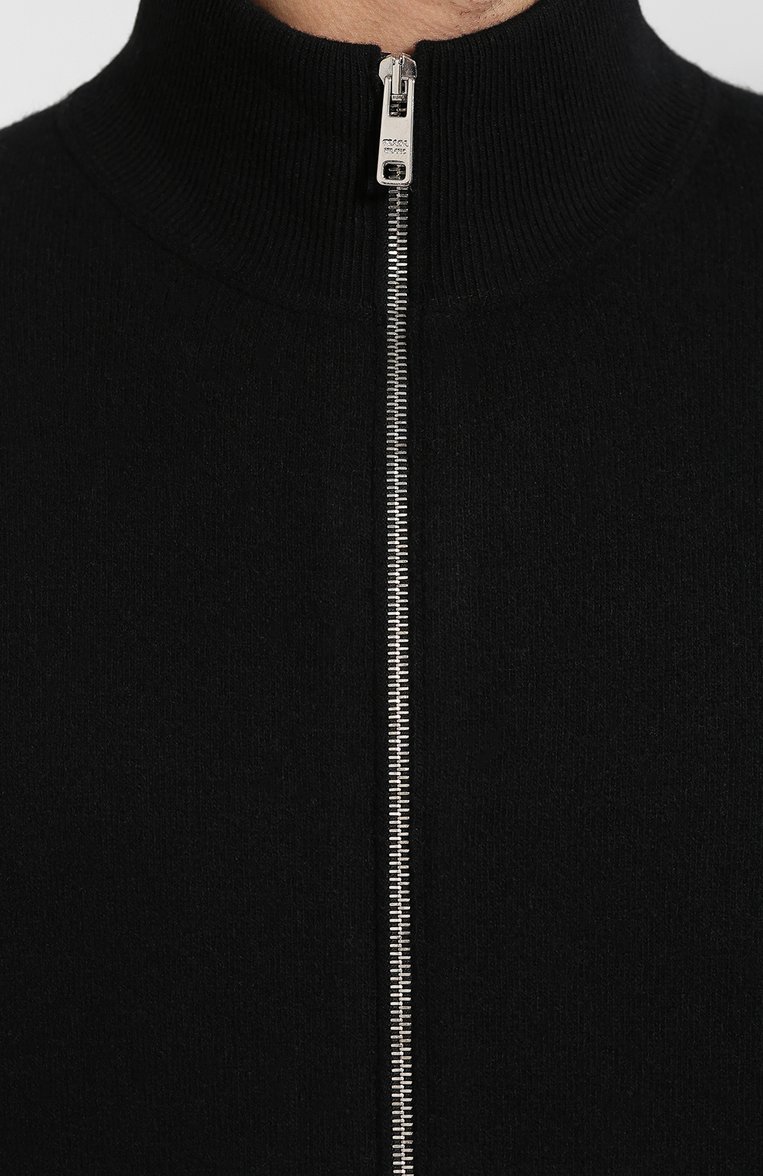 Мужской кашемировый кардиган PRADA черного цвета, арт. UMC054-X4M-F0002 | Фото 5 (Рукава: Длинные; Материал внешний: Кашемир, Шерсть; Длина (для топов): Стандартные; Статус проверки: Проверена категория, Проверено; Стили: Кэжуэл; Мужское Кросс-КТ: Кардиган-одежда; Застежка: Молния; Автоматизация ТО: Проставлено; Автоматизация состава: Проставлено; Автоматизация Diginetica: Проверено)