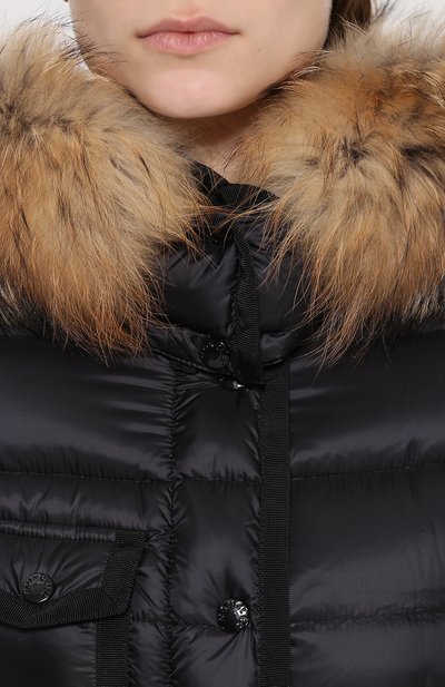Приталенный стеганый пуховик с меховой отделкой капюшона MONCLER, арт. B2-093-49900-15-53048, фото 5