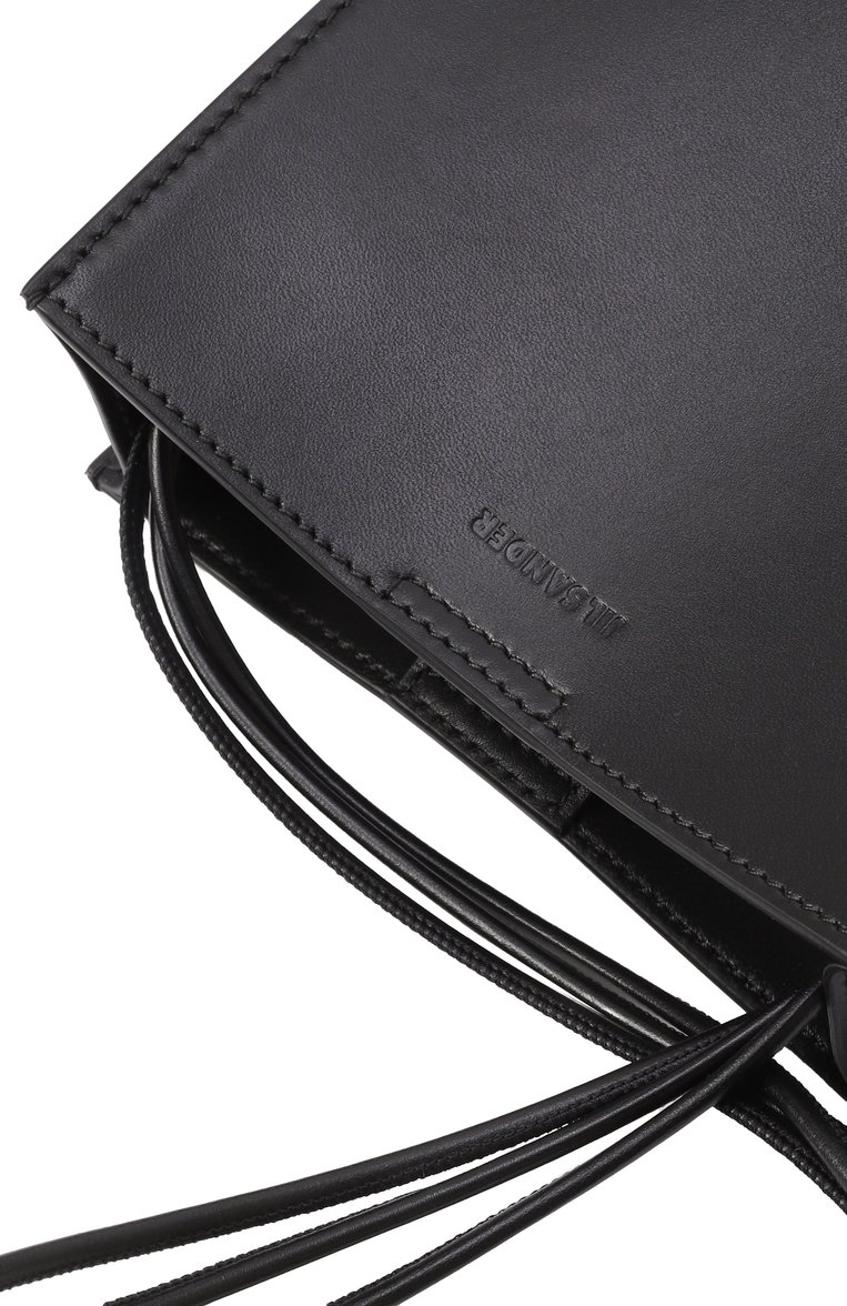 Мужская сумка tangle JIL SANDER черного цвета, арт. J25WG0003/P5995 | Фото 3 (Материал: Натуральная кожа; Размер: mini; Ремень/це�почка: На ремешке; Автоматизация ТО: Проставлено; Автоматизация состава: Проставлено)