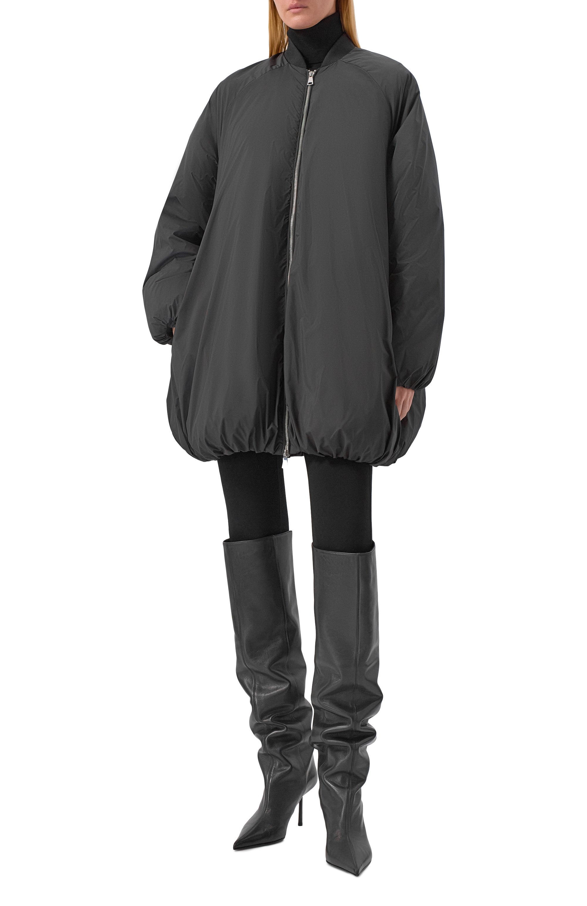 Утепленный бомбер ERIKA CAVALLINI черного цвета по цене 74750 руб., арт. P5WW12, фото 2 Утепленный бомбер ERIKA CAVALLINI, арт. P5WW12, фото 2