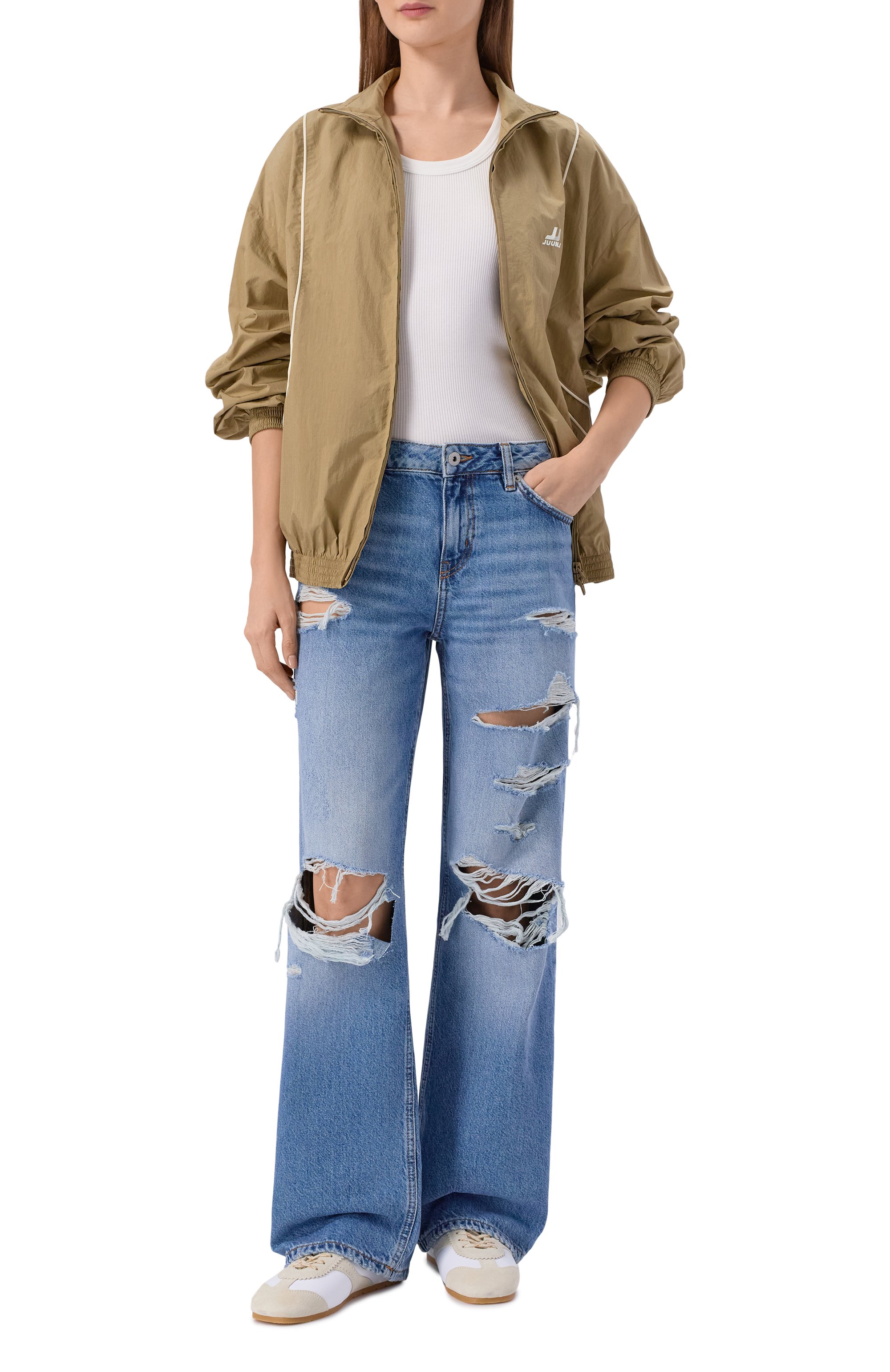 Джинсы gamala HUGO BLUE голубого цвета по цене 14900 руб., арт. 50561138, фото 2 Джинсы gamala HUGO BLUE, арт. 50561138, фото 2