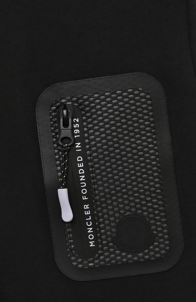 Хлопковые джоггеры MONCLER черного цвета по цене 25100 руб., арт. G2-954-8H758-20-809B3/4-6A, фото 3 Хлопковые джоггеры MONCLER, арт. G2-954-8H758-20-809B3/4-6A, фото 3