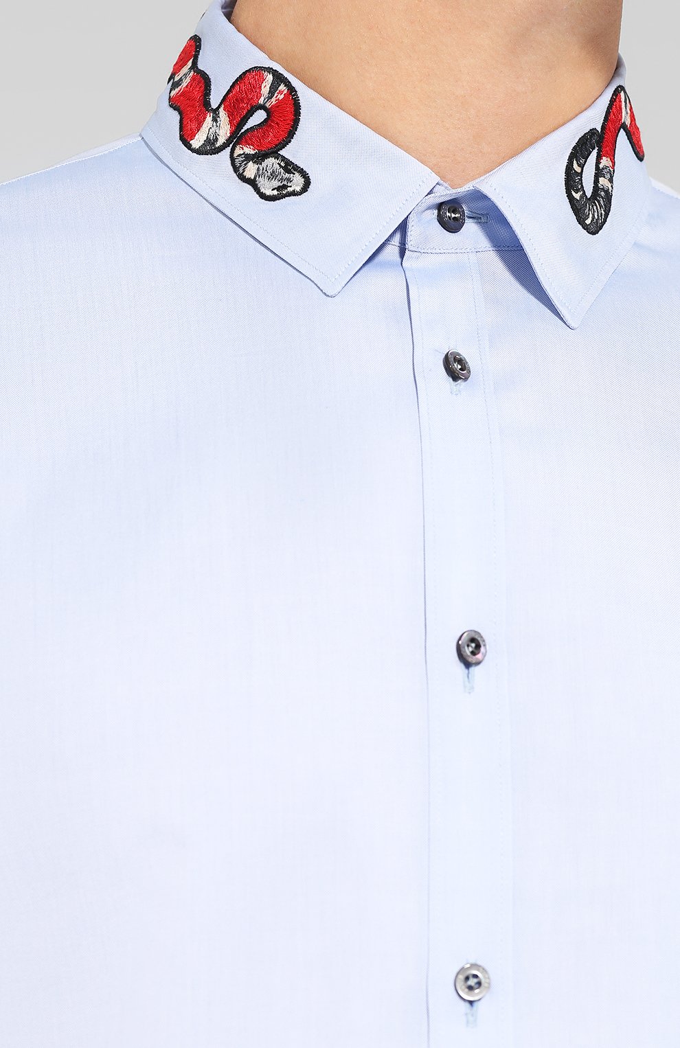 Хлопковая рубашка с воротником кент GUCCI голубого цвета по цене 66240 руб., арт. 433550/Z3898, фото 5 Хлопковая рубашка с воротником кент GUCCI, арт. 433550/Z3898, фото 5