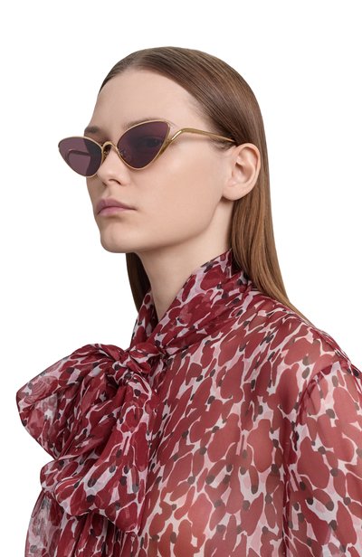 Солнцезащитные очки LOEWE фиолетового цвета по цене 59950 руб., арт. LW40179U 30Y, фото 2 Солнцезащитные очки LOEWE, арт. LW40179U 30Y, фото 2