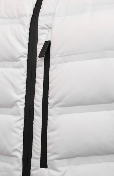 Пуховый жилет PRADA белого цвета по цене 145000 руб., арт. SGB802-1XYW-F0K74-212, фото 5 Пуховый жилет PRADA, арт. SGB802-1XYW-F0K74-212, фото 5