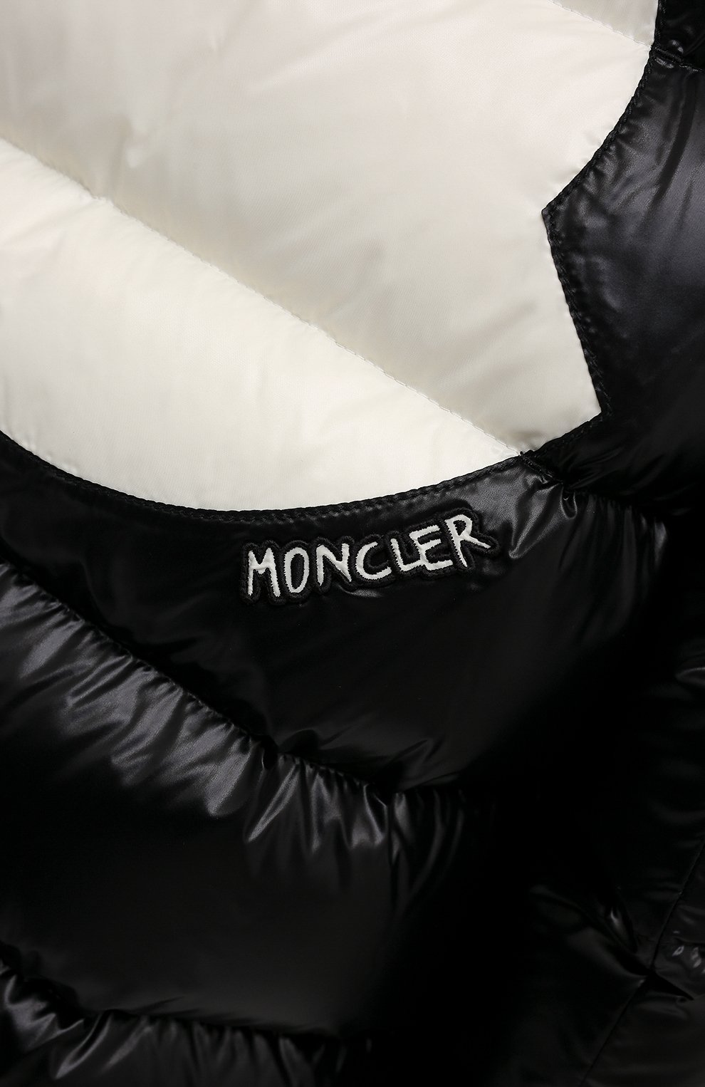 Пуховик fustet MONCLER черного цвета по цене 169000 руб., арт. G2-093-1A000-84-68950, фото 5 Пуховик fustet MONCLER, арт. G2-093-1A000-84-68950, фото 5