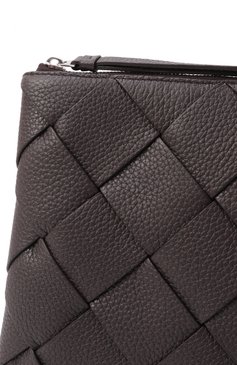 Мужская клатч diago large BOTTEGA VENETA темно-коричневого цвета, арт. 795632/V4FV1 | Фото 3 (Материал сплава: Проставлено; Драгоценные камни: Проставлено; Материал: Натуральная кожа; Размер: medium; Принт: Без принта)