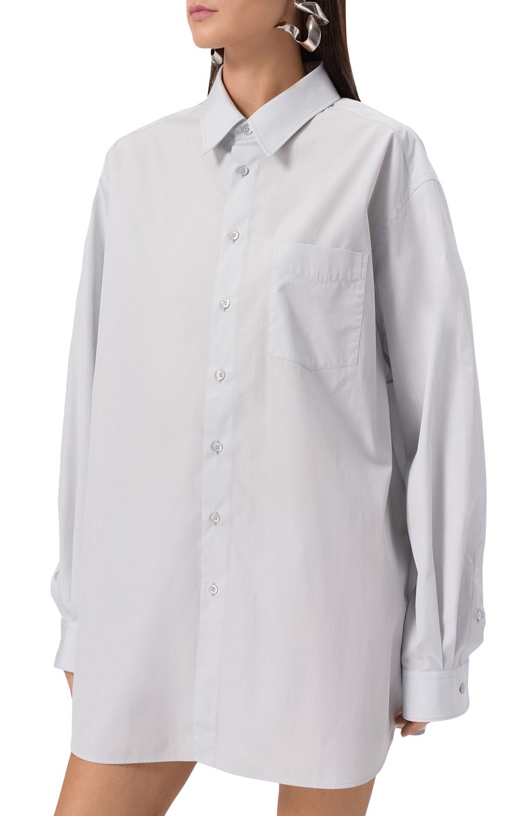 Женское хлопковое платье MAISON MARGIELA светло-голубого цвета, арт. S51DT0017/M35397 | Фото 3 (Рукава: Длинные; Материал внешний: Хлопок; Длина Ж (юбки, платья, шор�ты): Мини; Женское Кросс-КТ: Платье-одежда; Случай: Повседневный; Стили: Минимализм)