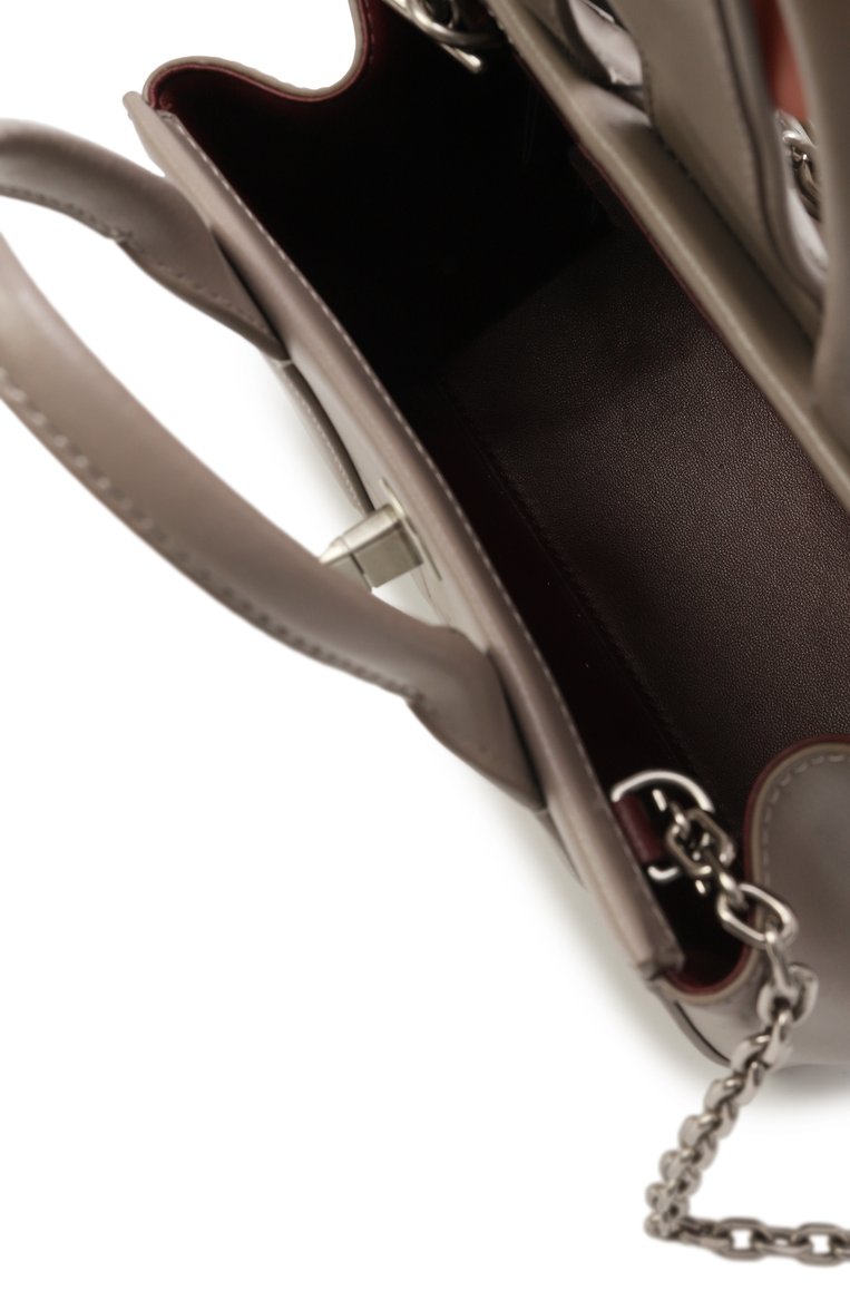Женская сумка the turnlock tote bag MARC JACOBS (THE) серого цвета, арт. 2F4HCR015H04 | Фото 5 (Ремень/цепочка: На ремешке; Материал: Натуральная кожа; Размер: mini; Автоматизация состава: Проставлено; Автоматизация ТО: Проставлено)