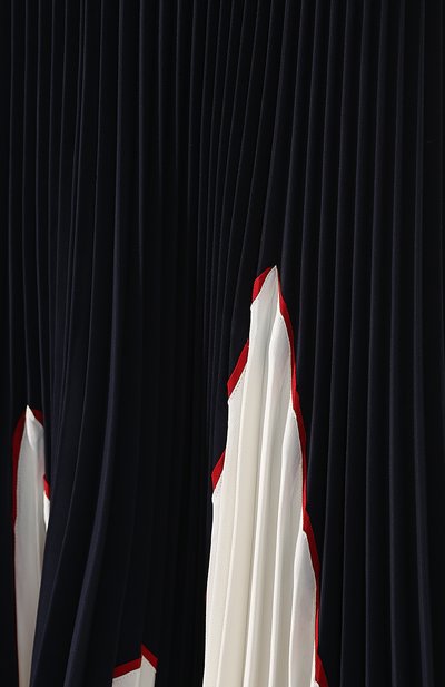 Платье с плиссировкой REDVALENTINO разноцветного цвета по цене 153500 руб., арт. RR3VAA60/YKD, фото 5 Платье с плиссировкой REDVALENTINO, арт. RR3VAA60/YKD, фото 5