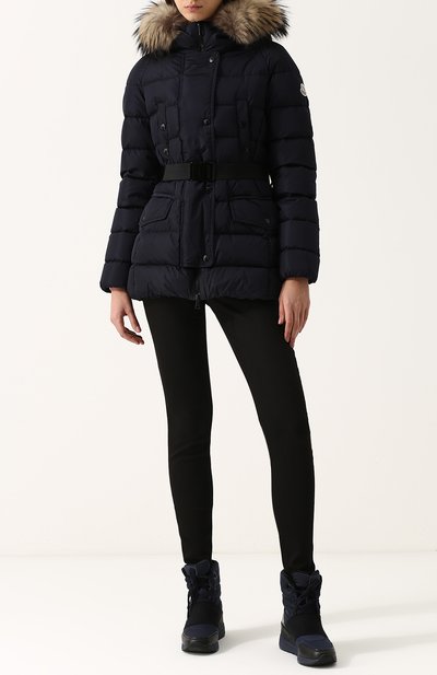 Стеганый пуховик с поясом и меховой отделкой капюшоном MONCLER темно-синего цвета по цене 183500 руб., арт. C2-093-46877-25-68065, фото 2 Стеганый пуховик с поясом и меховой отделкой капюшоном MONCLER, арт. C2-093-46877-25-68065, фото 2